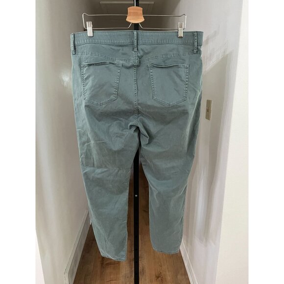 EUC Ava & Viv Women's Plus Size Pants Casual Fit Light Green - Picture 2 of 4